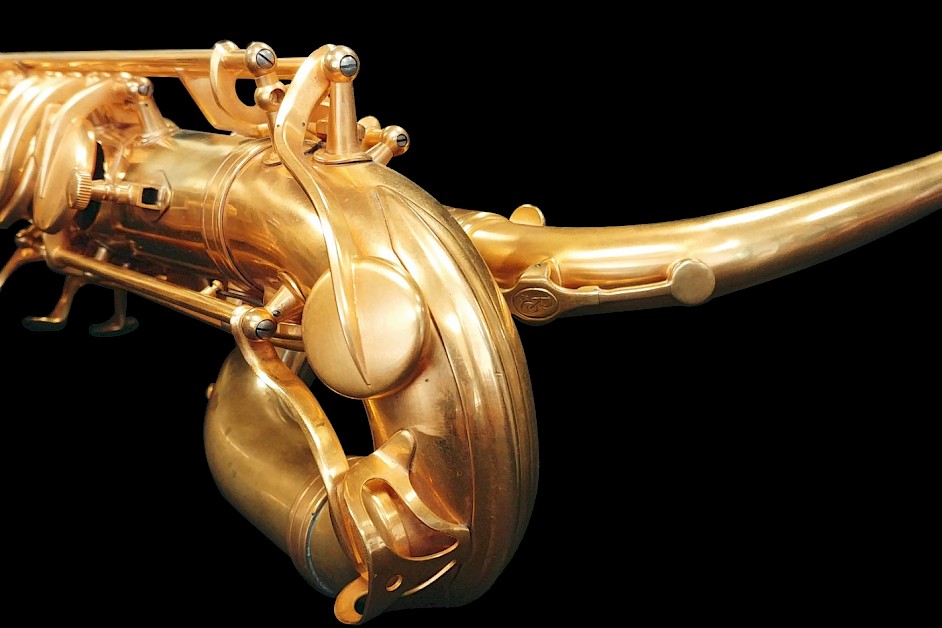 Baritone saxophone bow and bell detail